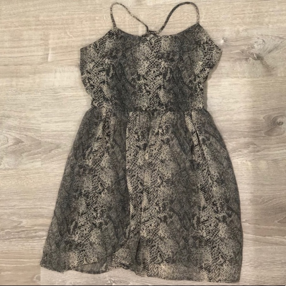 Mini dress, bought here in Poshmark.